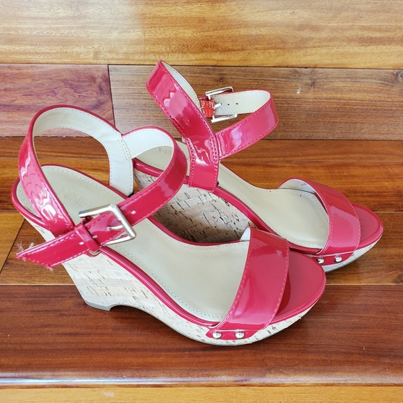 Nine West Red Patent Wedge 5.5 - Picture 3 of 15